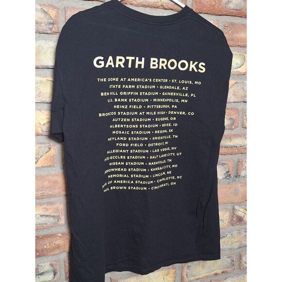 Garth Brooks Stadium Tour Concert T-Shirt Black Graphic Tee Country Music Mens S - Picture 3 of 6